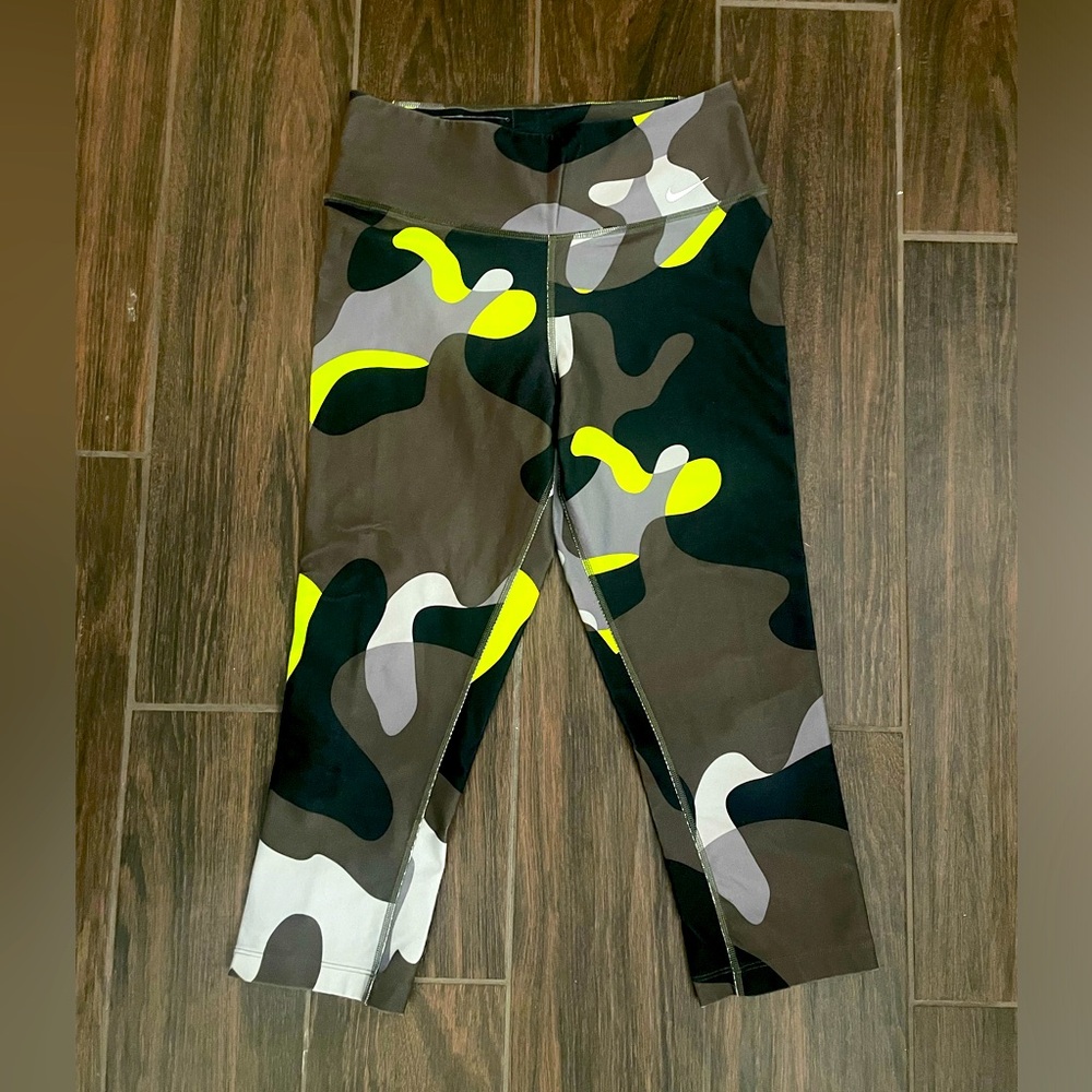 🪼 Nike Womens Capri